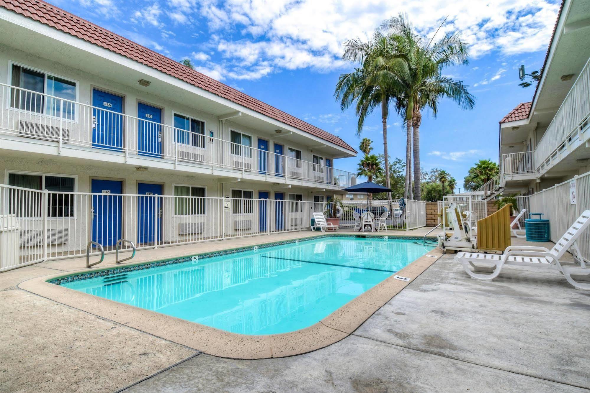 Motel 6-Costa Mesa, Ca Buitenkant foto